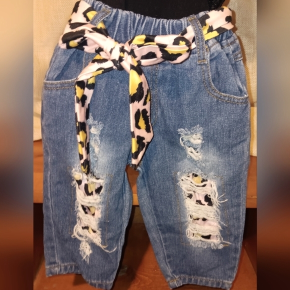 baby girl ripped jeans with cheetah belt and black long sleeve lacey onsy - Picture 5 of 7